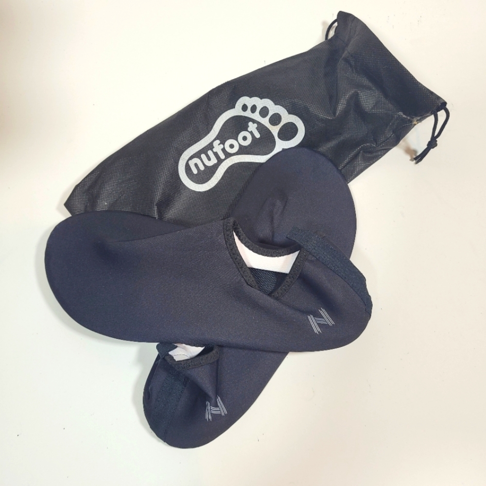 Nu foot water shoes new with out tag